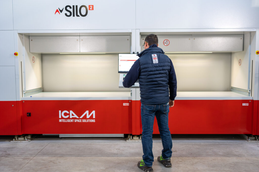 ICAM SILO2 VLM with Two Access Openings